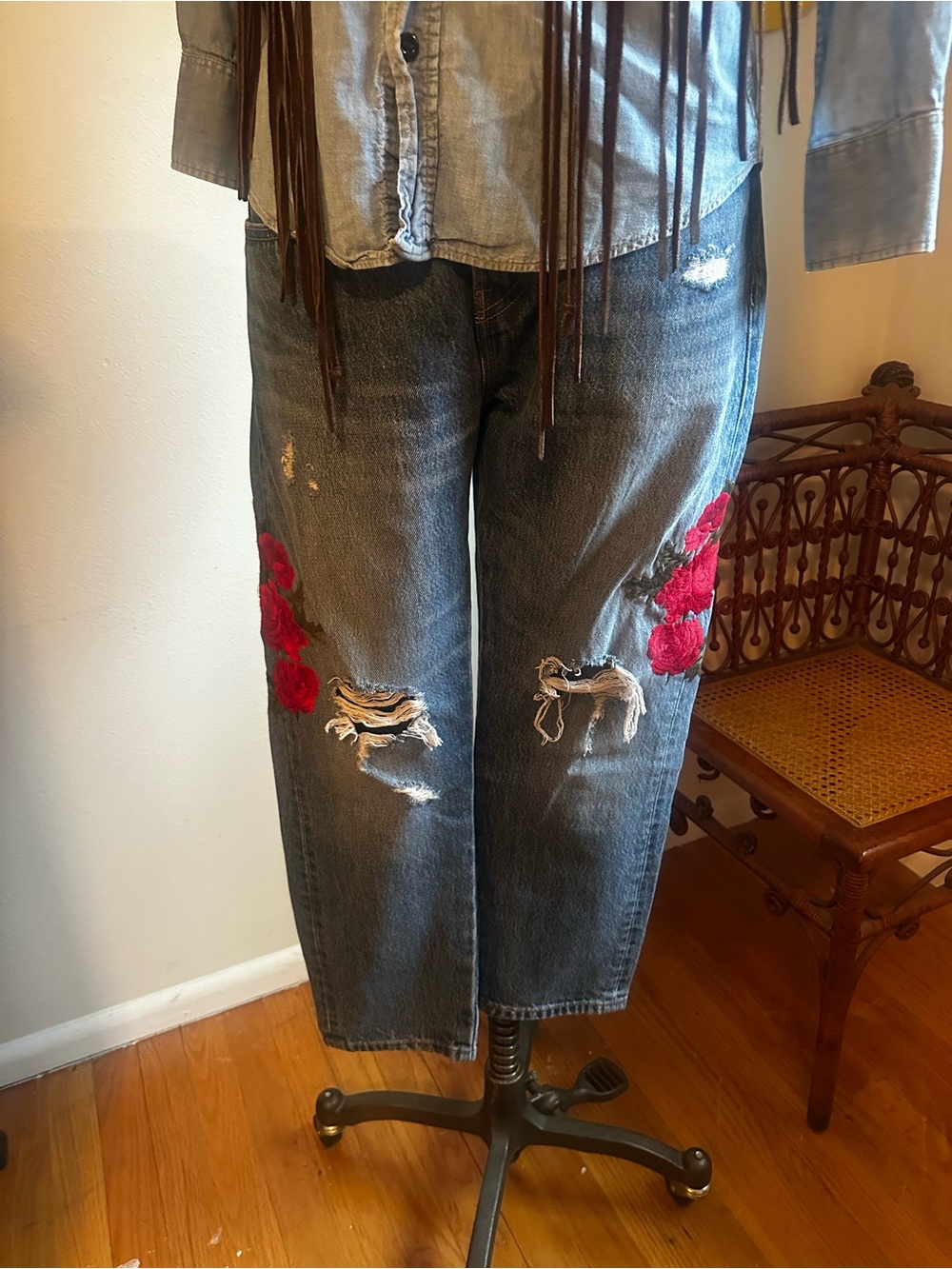 501 Levi’s Distressed women’s jeans  with Red Floral Embroidery 28” Waist